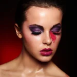 “Gene-evantai, buze pline, sâni ca pe TikTok”. Ce mai înseamnă azi o fată frumoasă?