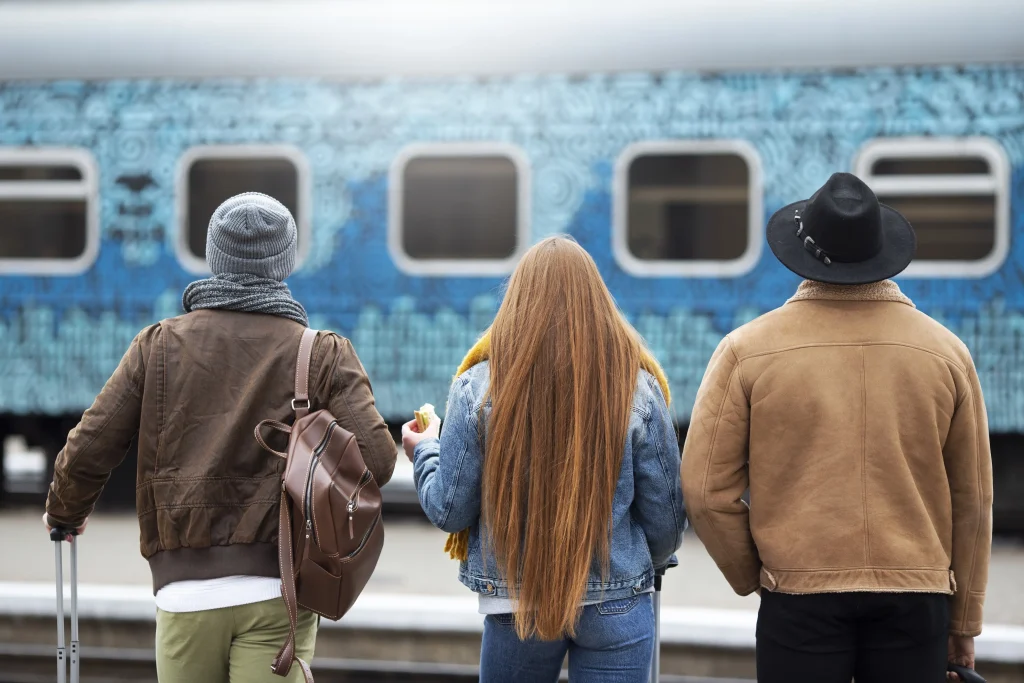 tinerii de 18 ani călătoresc gratuit in Europa